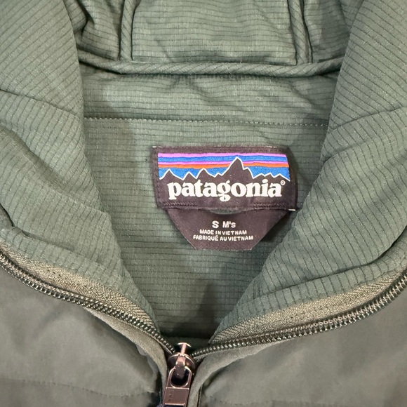 Patagonia Forest Green Hooded Jacket - Picture 2 of 4